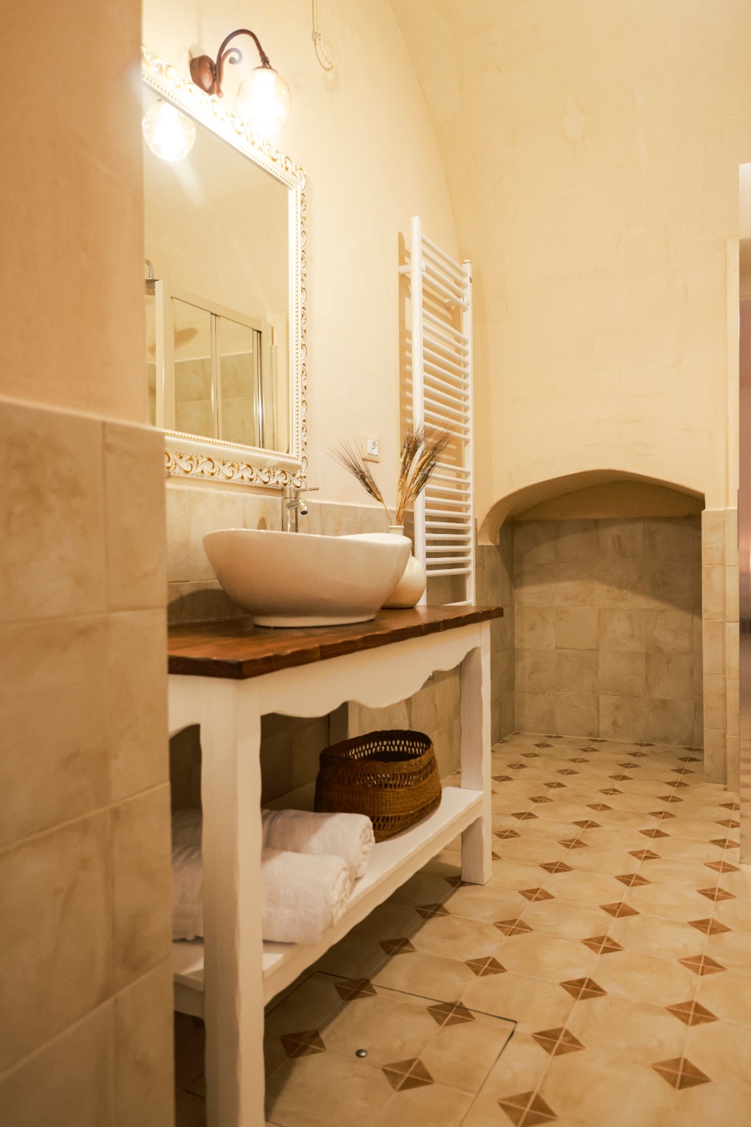 Bagno con lavabo d'appoggio